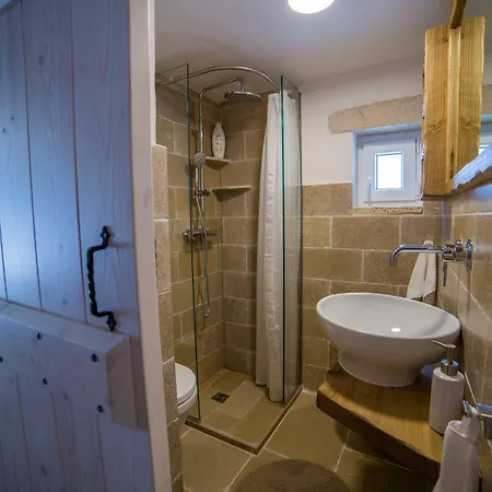 Nyaraló Trulli Anastasia *